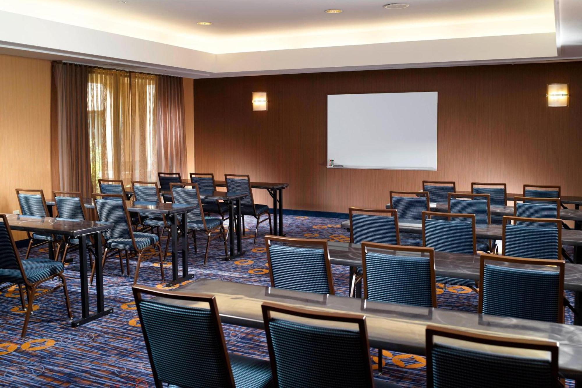 Hotel Courtyard By Marriott Atlanta Alpharetta Exterior foto